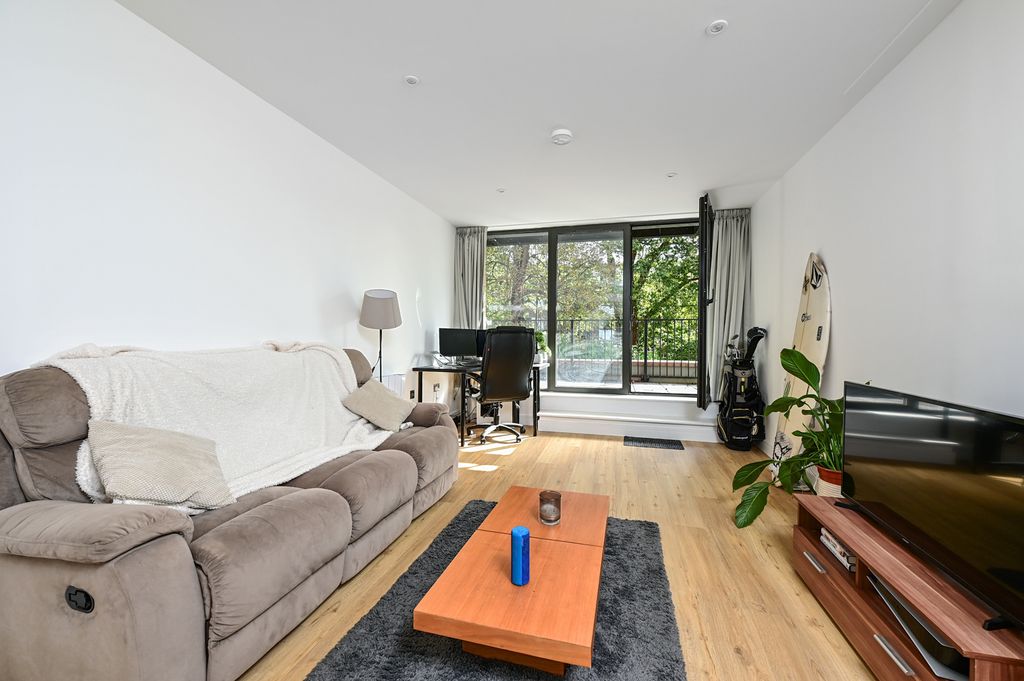 Property photo 2 of 9 Living Area