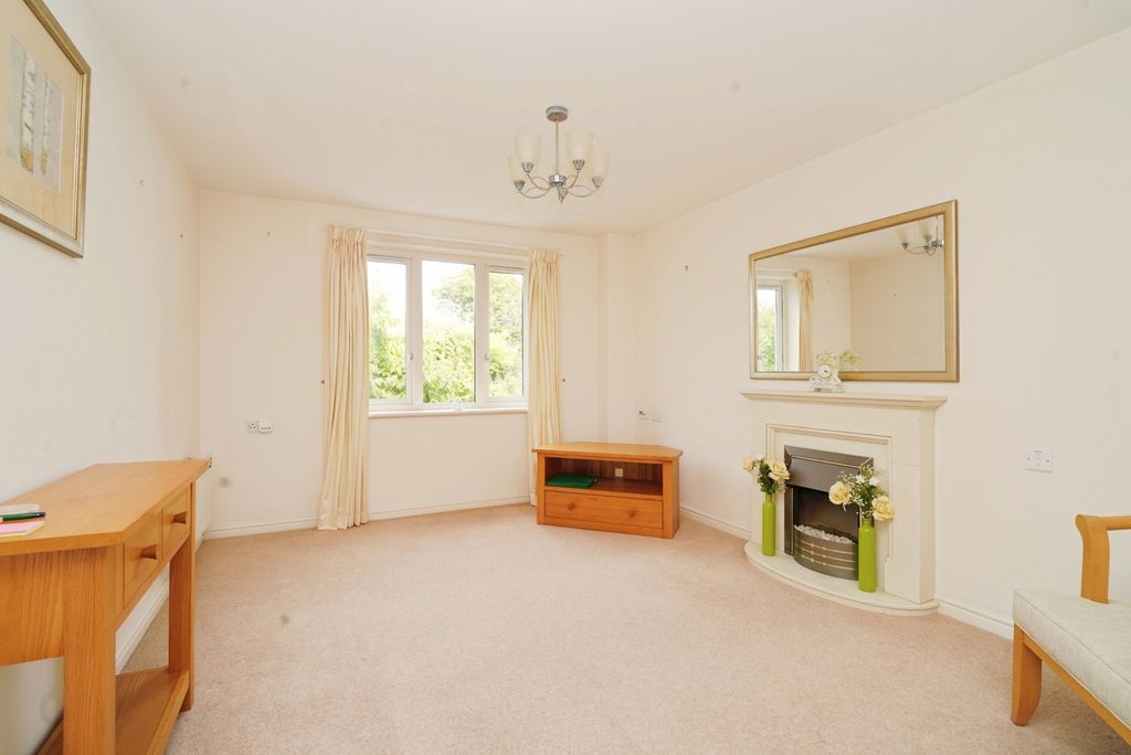 Property photo 3 of 17 Photo