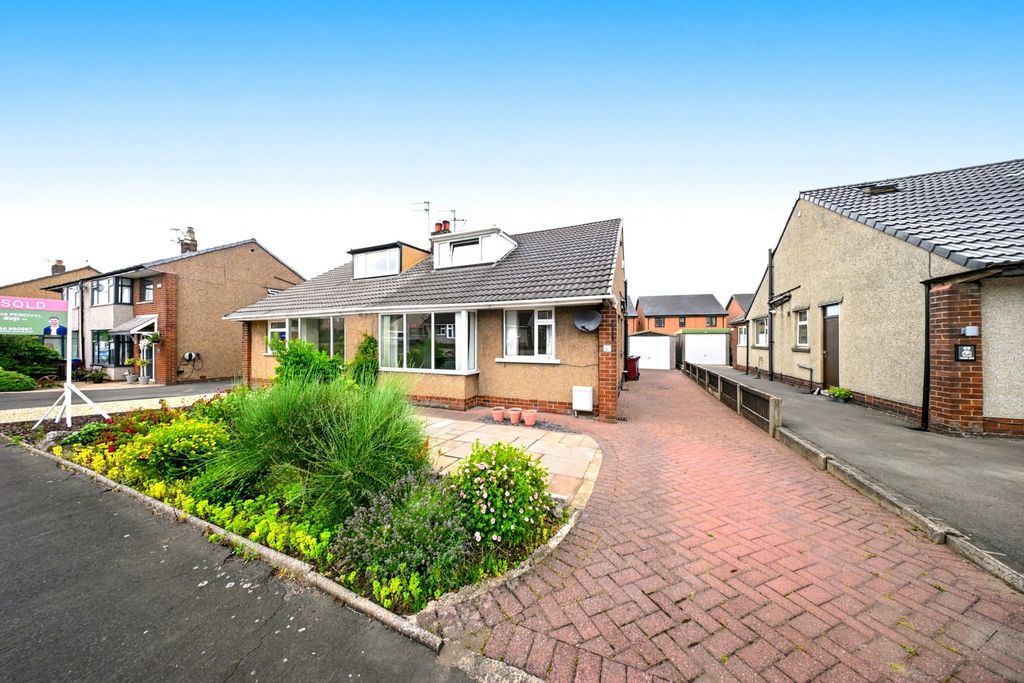 Property photo 1 of 28