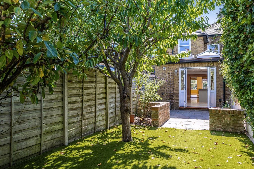 Property photo 3 of 21 Picture No. 27
