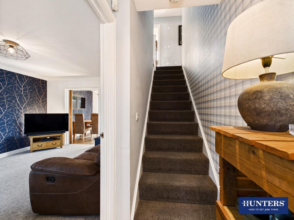 Property photo 2 of 21 Entrance Hall