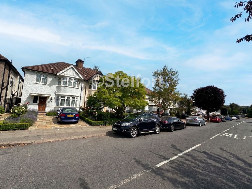 Property photo 1 of 2