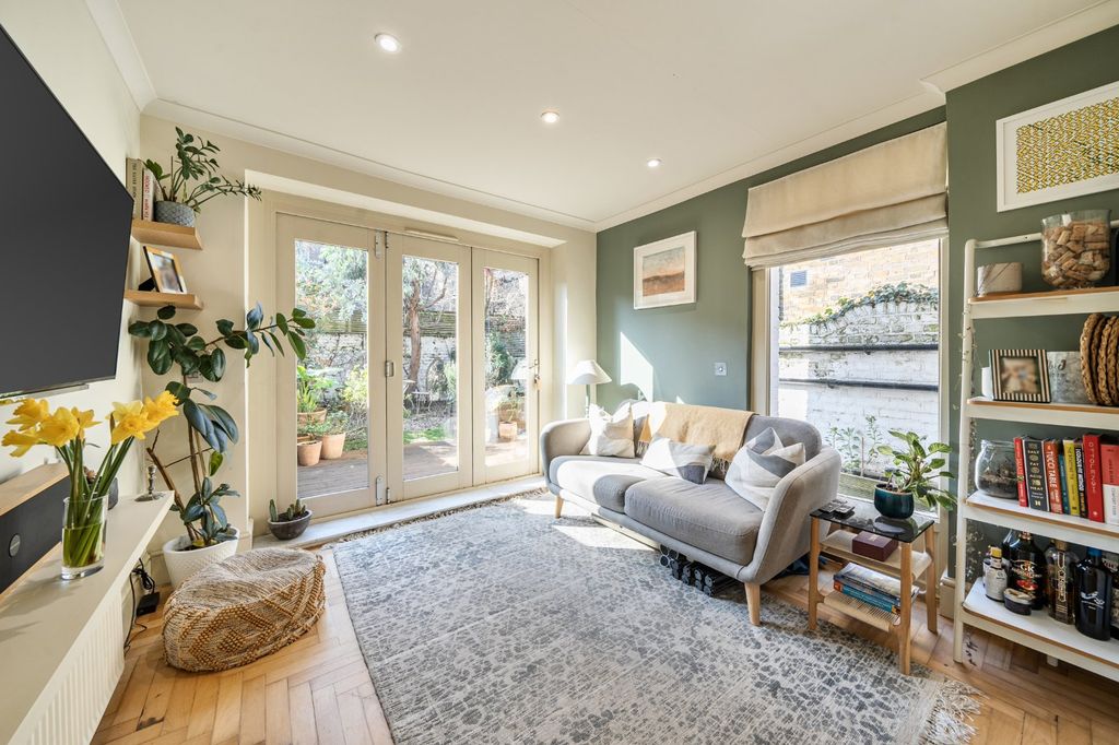 Property photo 2 of 9 Picture No. 15