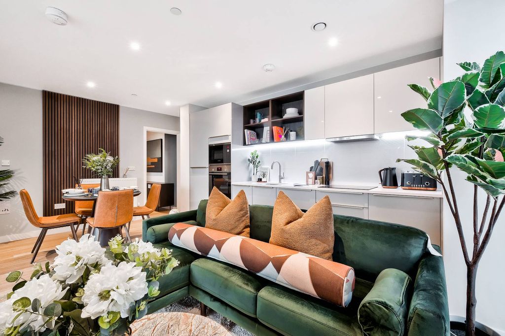 Property photo 3 of 11