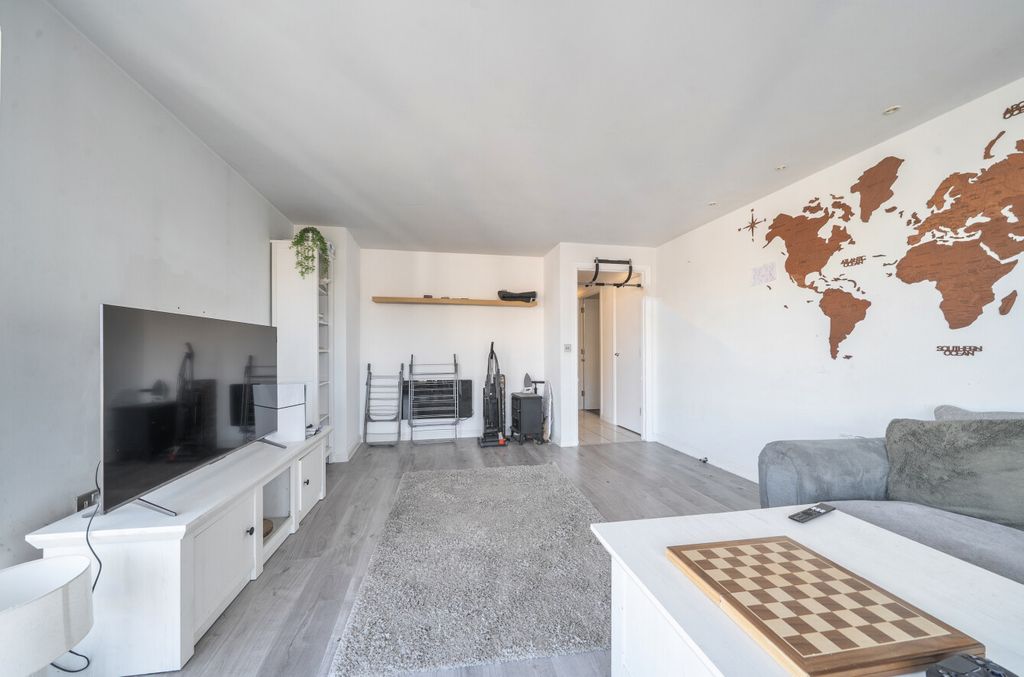 Property photo 3 of 13 1448722-15-69F395...