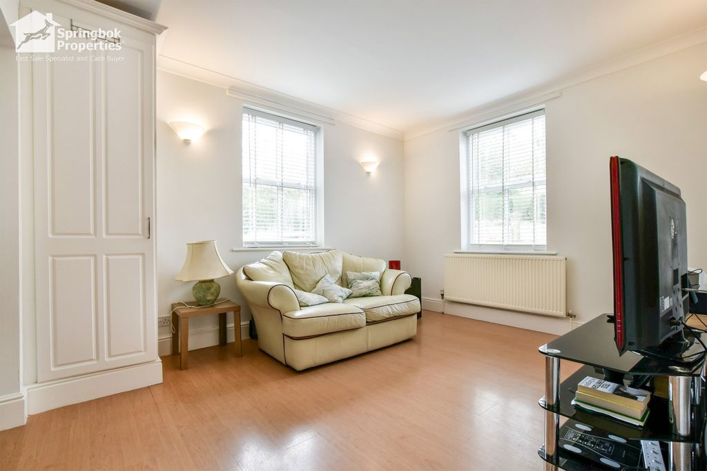 Property photo 3 of 11 Image 2