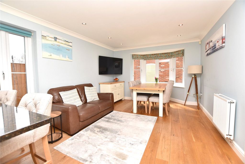 Property photo 2 of 23 Picture No. 56
