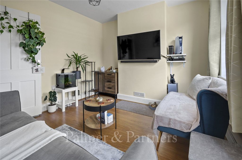 Property photo 2 of 10 Lounge