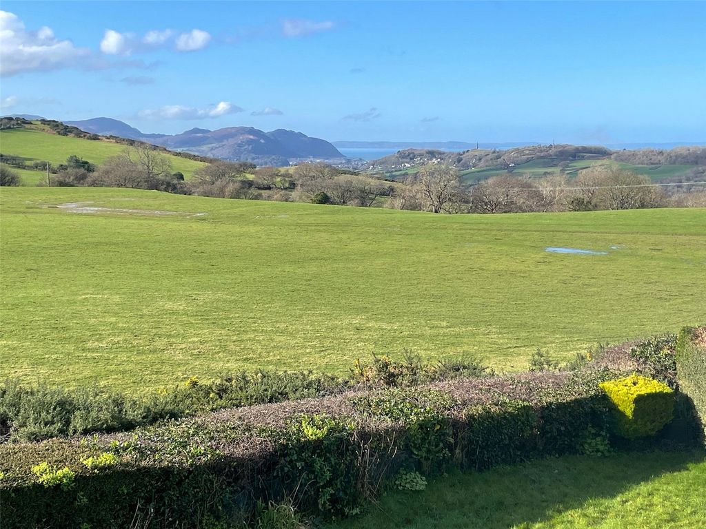 Property photo 3 of 22 Picture No. 29