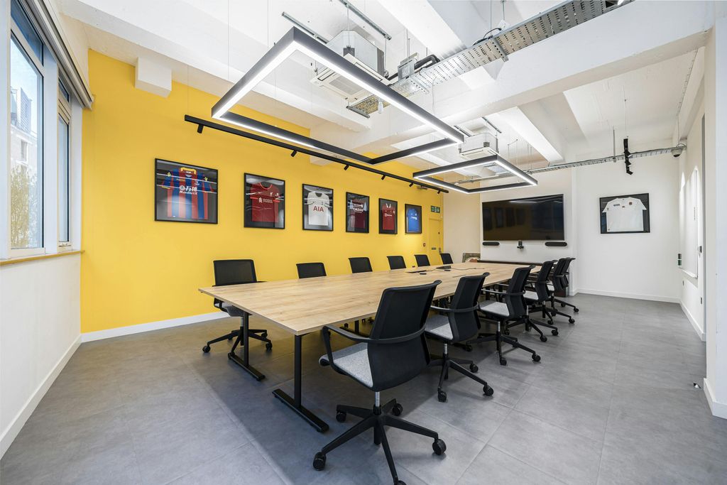 Property photo 2 of 14 Boardroom.Jpg