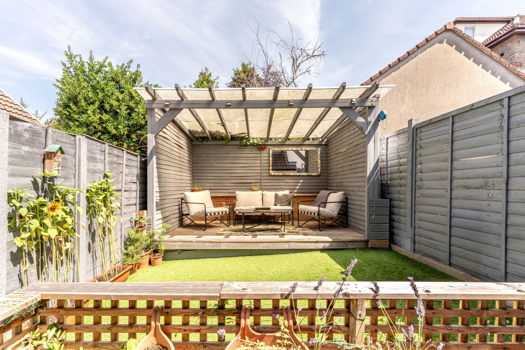 Property photo 3 of 17 3