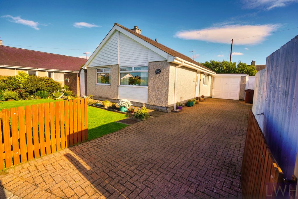 Property photo 2 of 21 5