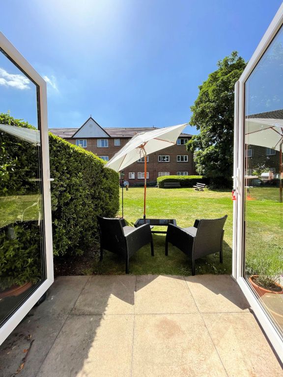 Property photo 2 of 32