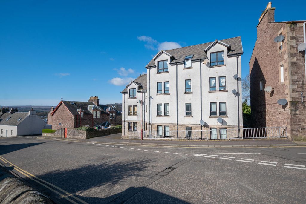 Property photo 1 of 12 Front (Exterior)