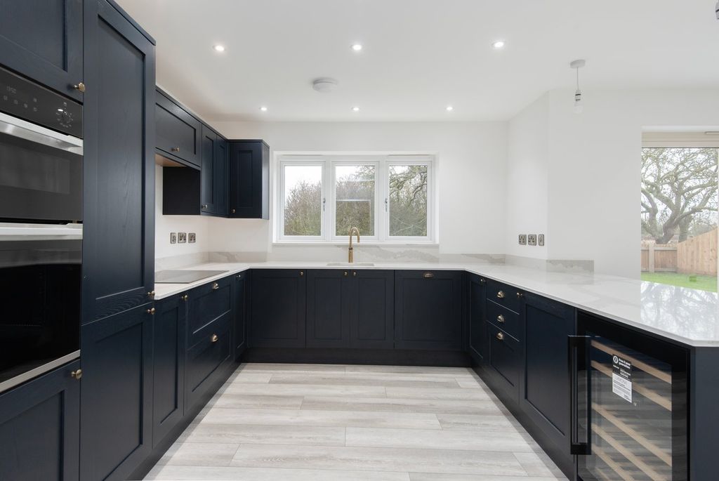 Property photo 3 of 22