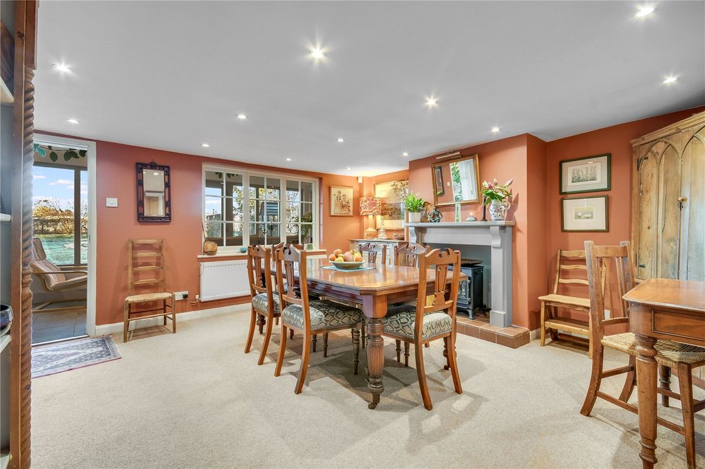 Property photo 3 of 23 Dining Room