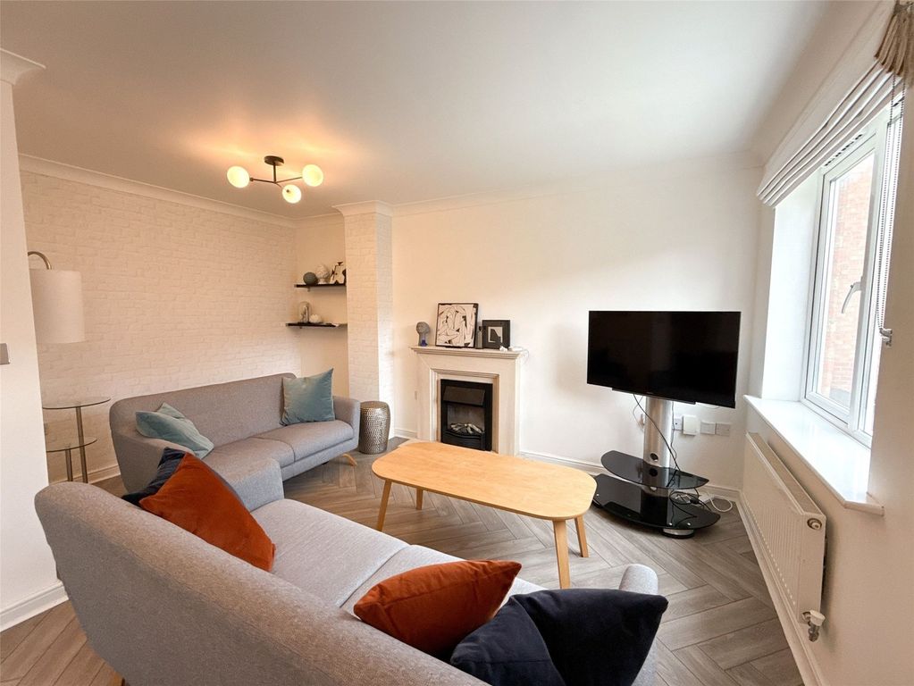 Property photo 2 of 14 Lounge Area