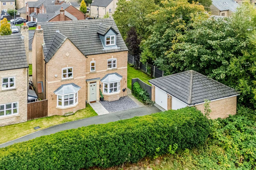 Property photo 1 of 39