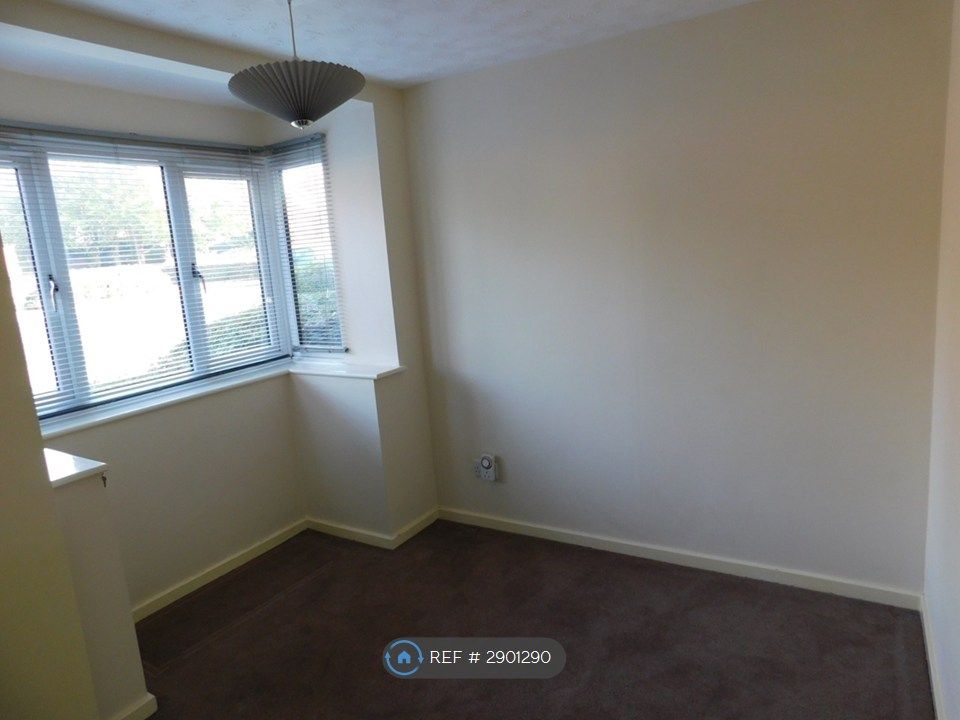 Property photo 3 of 5 Bedroom