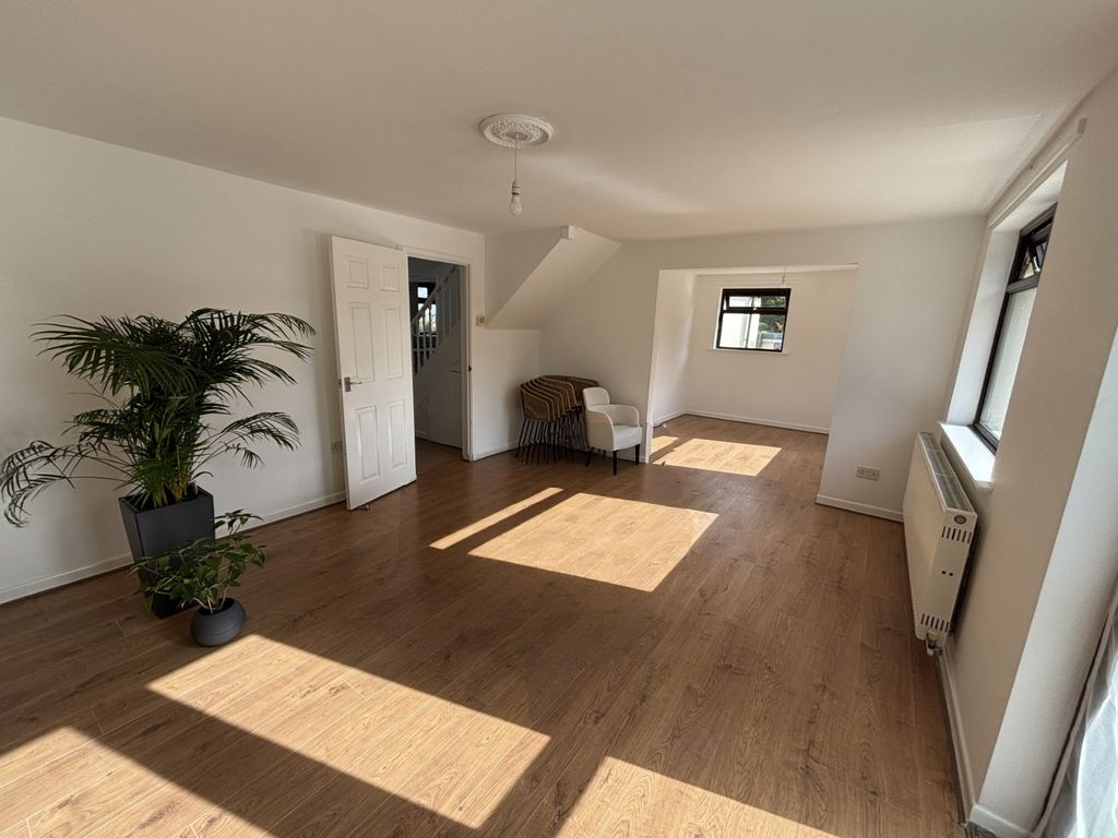 Property photo 3 of 12 Living / Dining Room