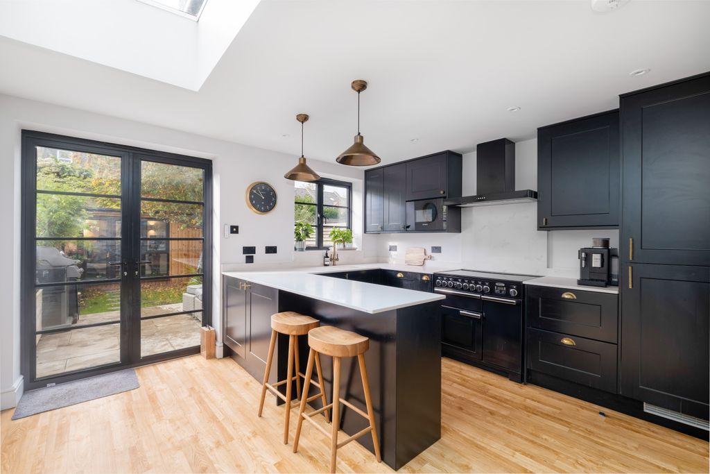 Property photo 2 of 17