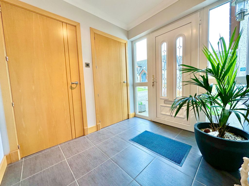 Property photo 2 of 52