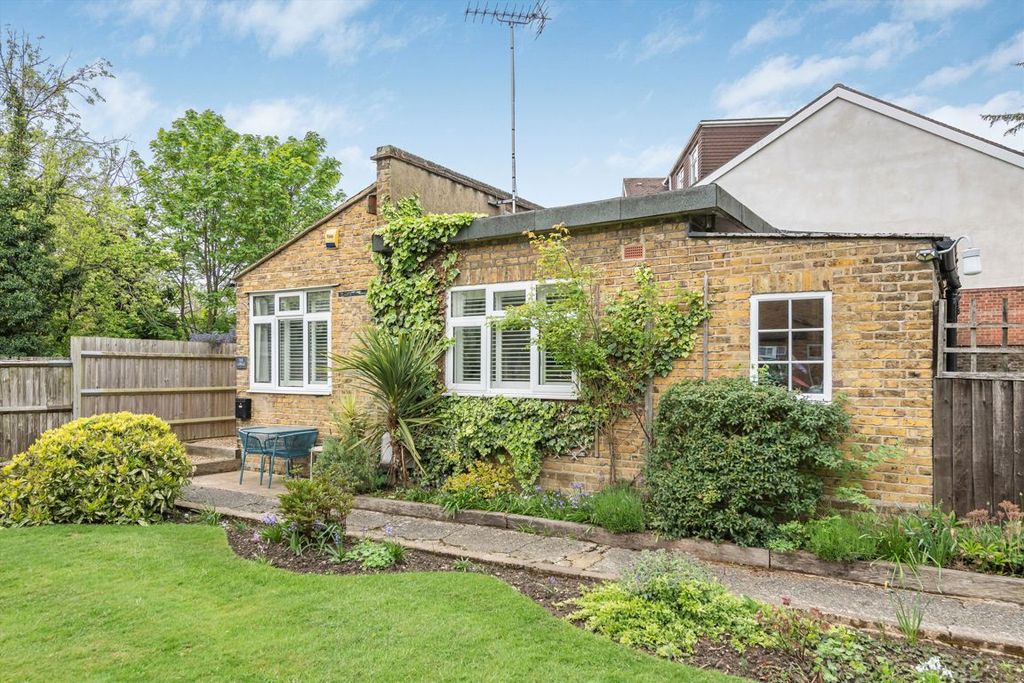 Property photo 1 of 8