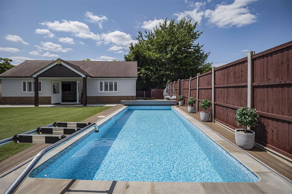 Property photo 2 of 30