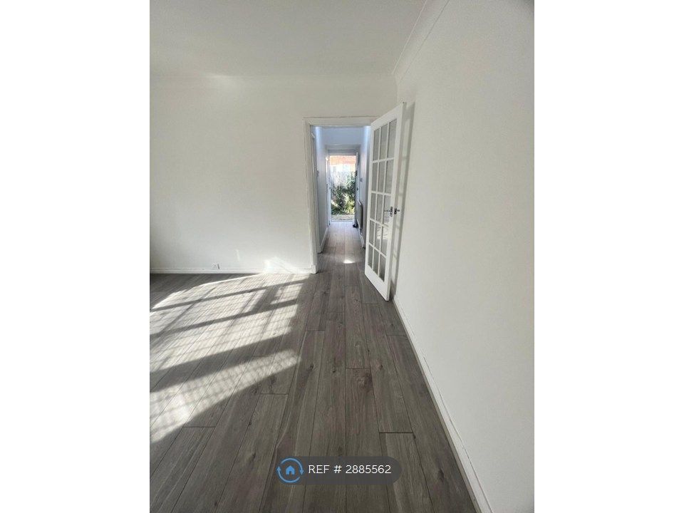 Property photo 3 of 15 Living Room Entrance