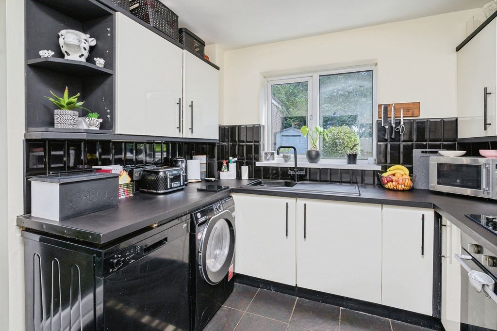 Property photo 3 of 16 Pbox-Img.Jpg