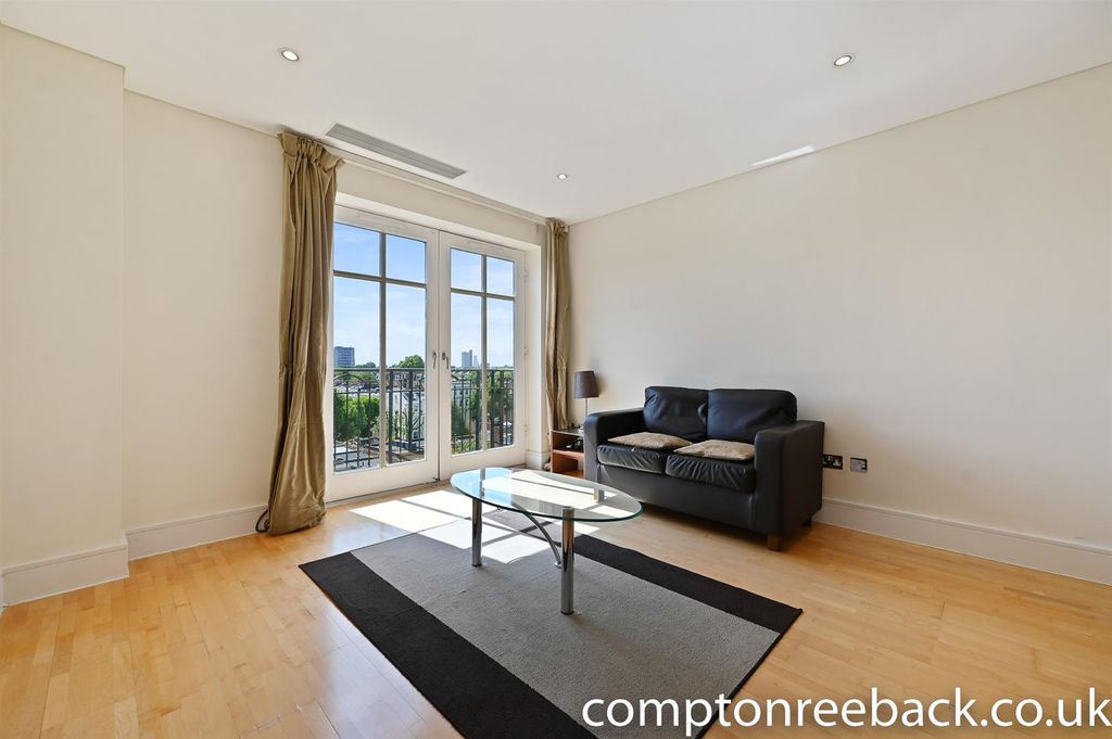Property photo 2 of 13 Cr -  Clarendon Court - Receptiona3 (1).Jpg