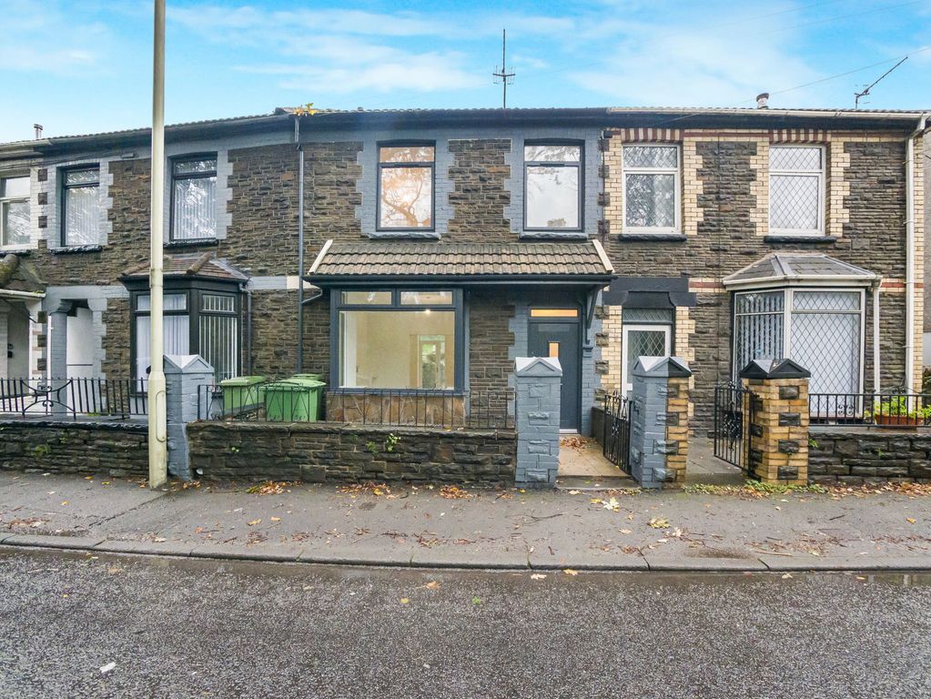 Property photo 2 of 35