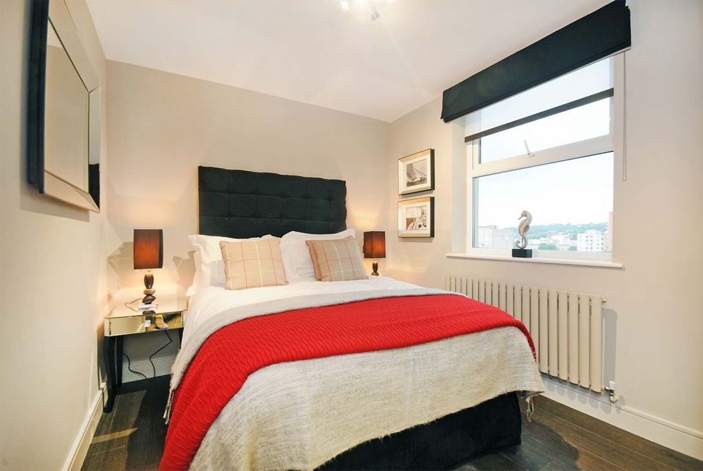 Property photo 3 of 10 Bedroom