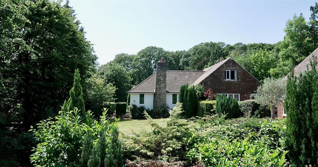 Property photo 2 of 25