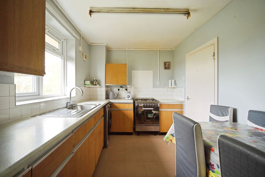 Property photo 3 of 16 Photo