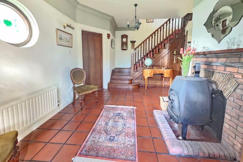 Property photo 3 of 37 Entrance Hall