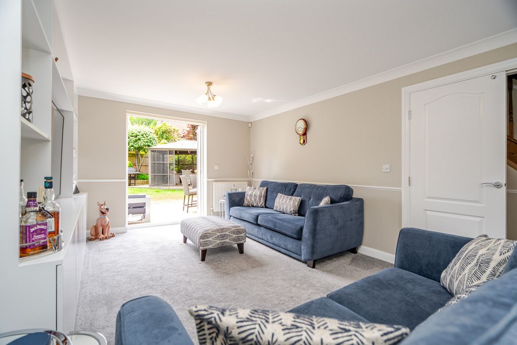 Property photo 3 of 37