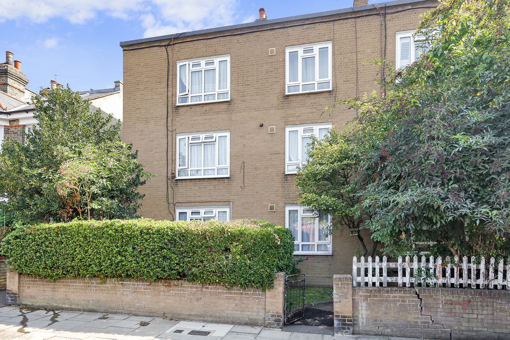 Property photo 1 of 8