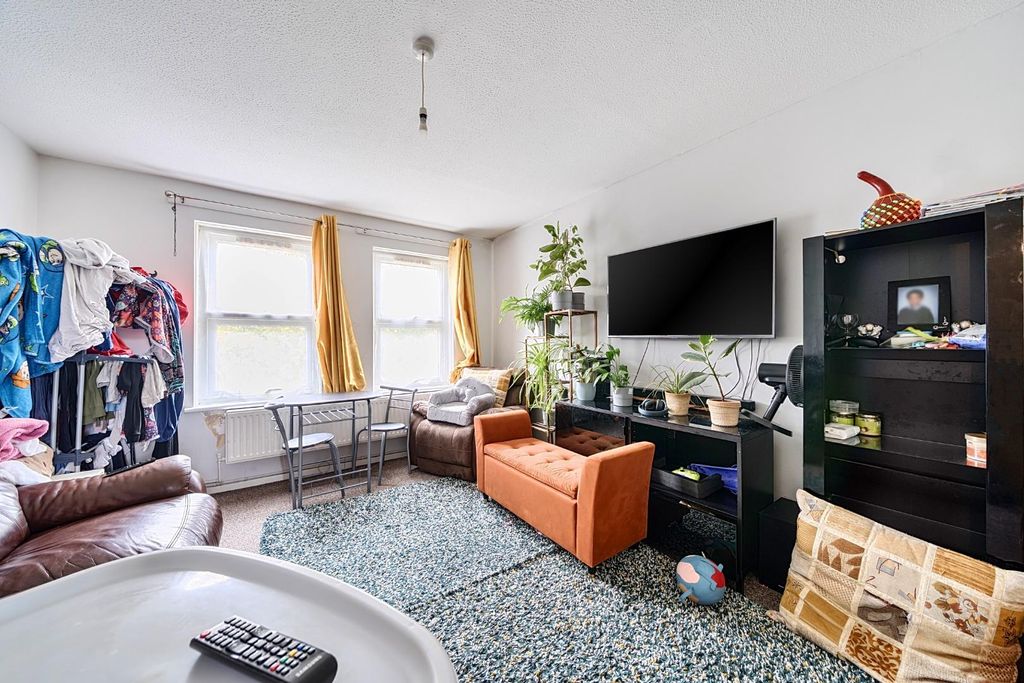 Property photo 3 of 11 1373891-2-6904Ad2Daae18.Jpg