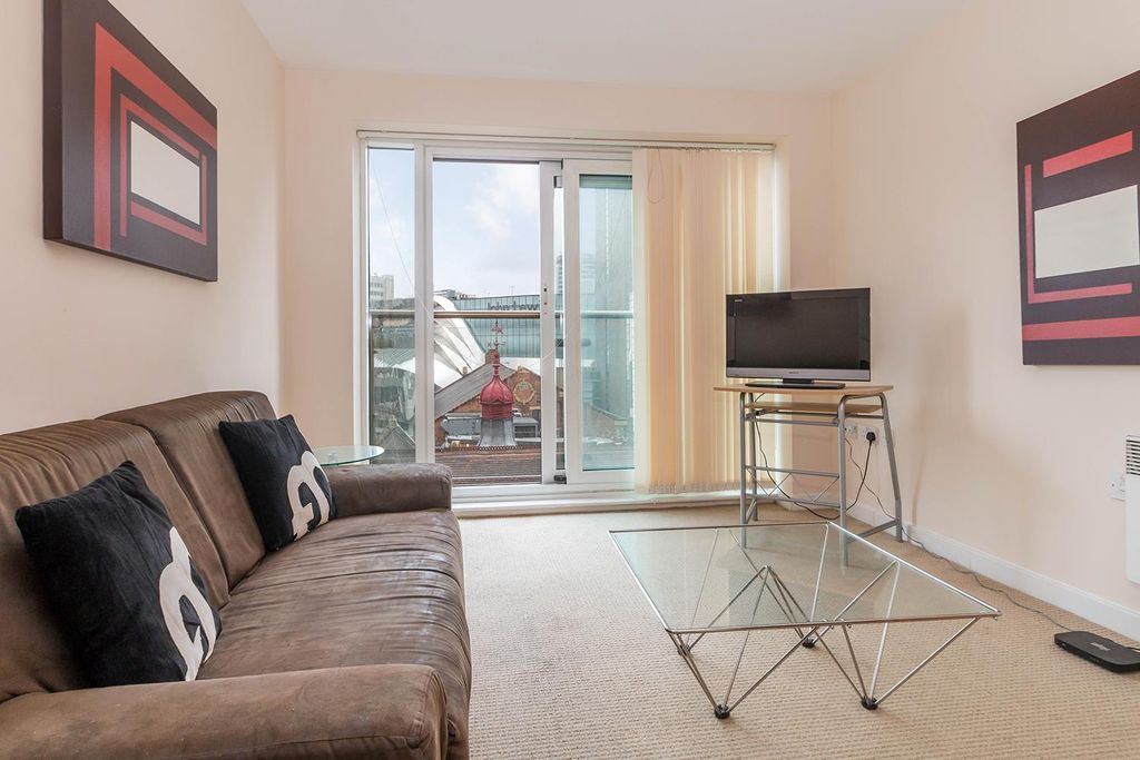 Property photo 3 of 6 Living Area