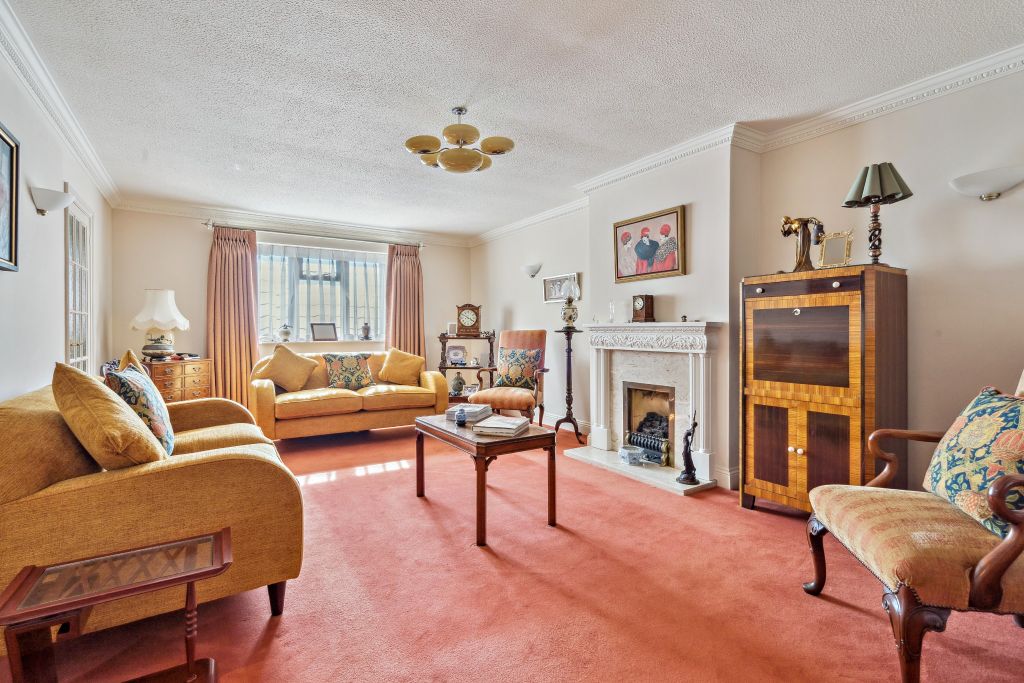 Property photo 3 of 10