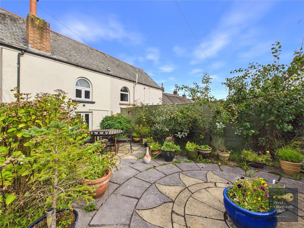 Property photo 2 of 21 Picture No. 29