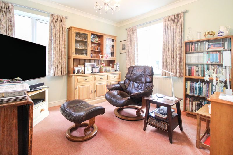 Property photo 2 of 16 Dining Room/Snug