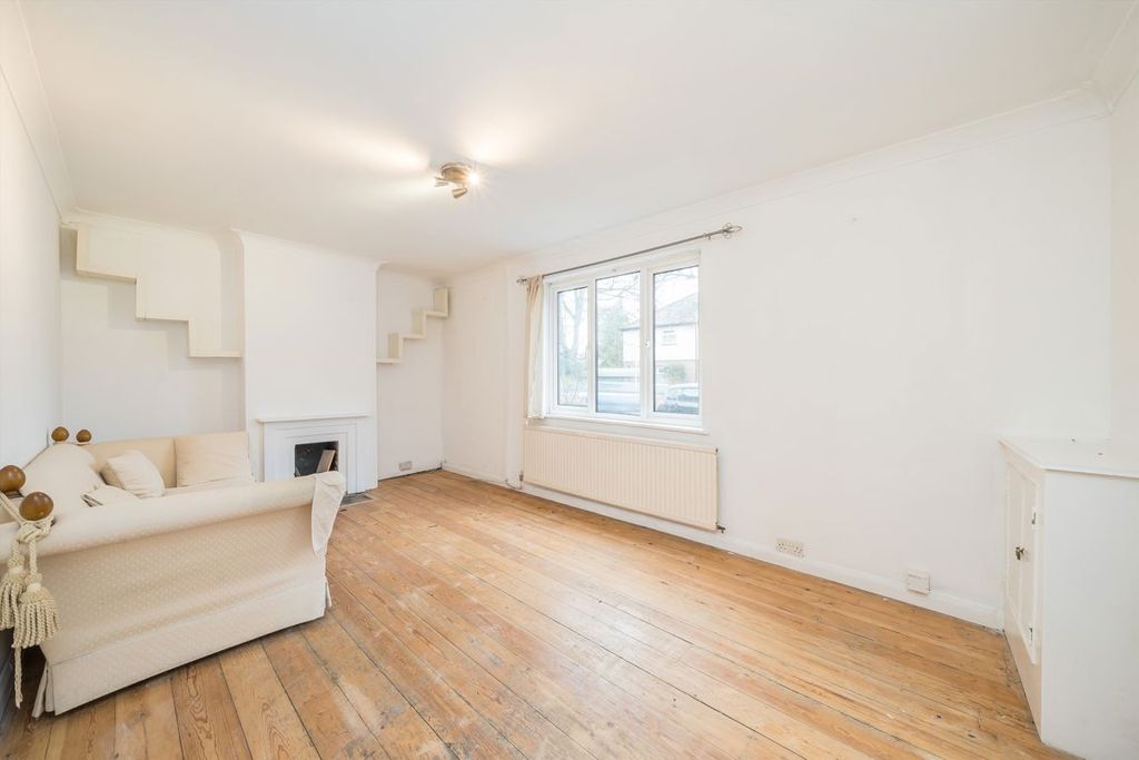 Property photo 2 of 8