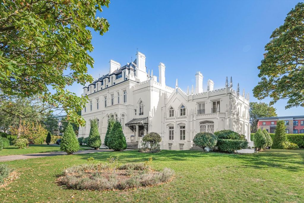 Property photo 1 of 11