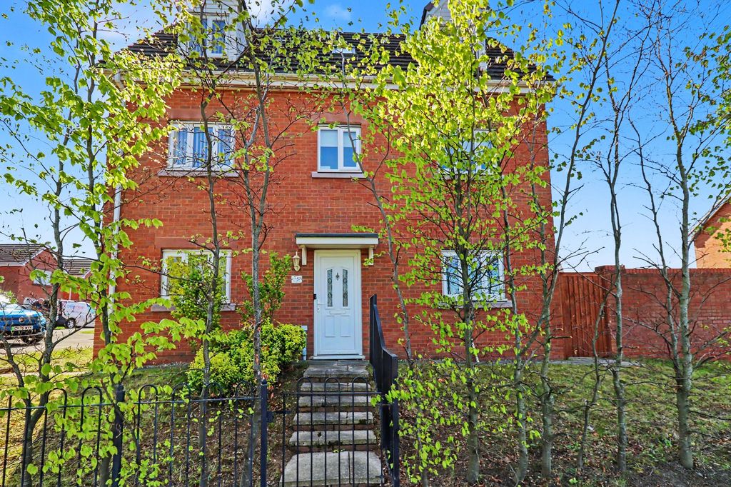 Property photo 1 of 33