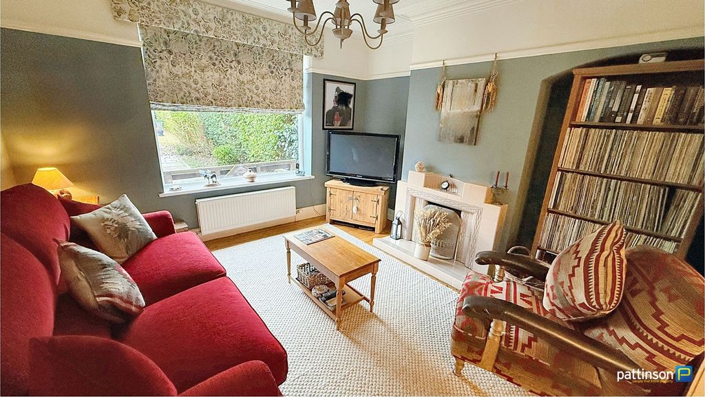 Property photo 2 of 33