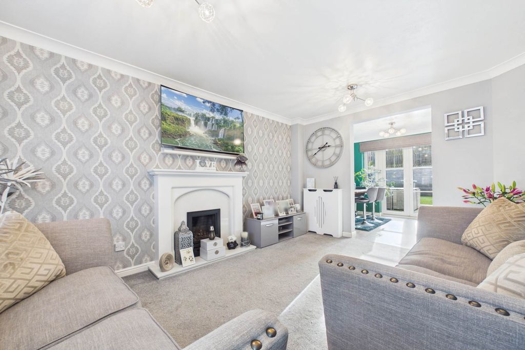 Property photo 2 of 30