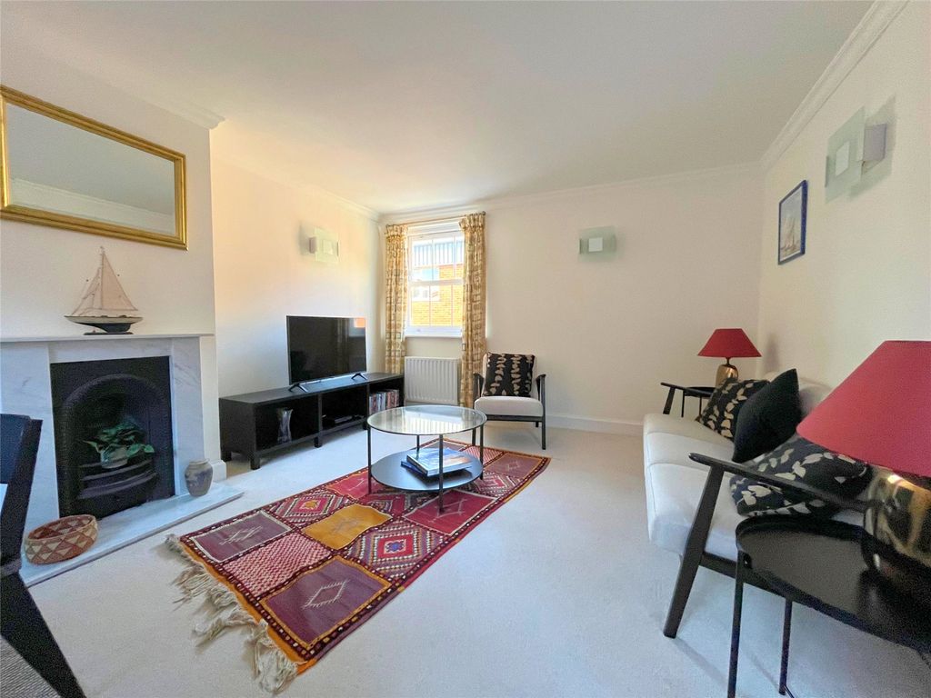 Property photo 2 of 15 Picture No. 27