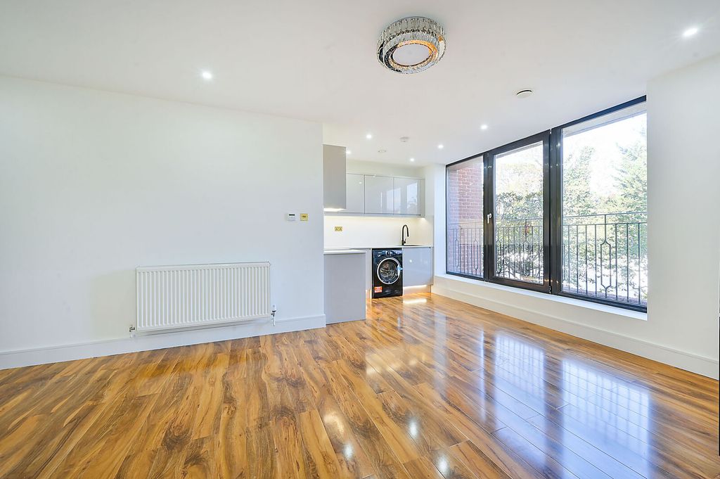 Property photo 2 of 6